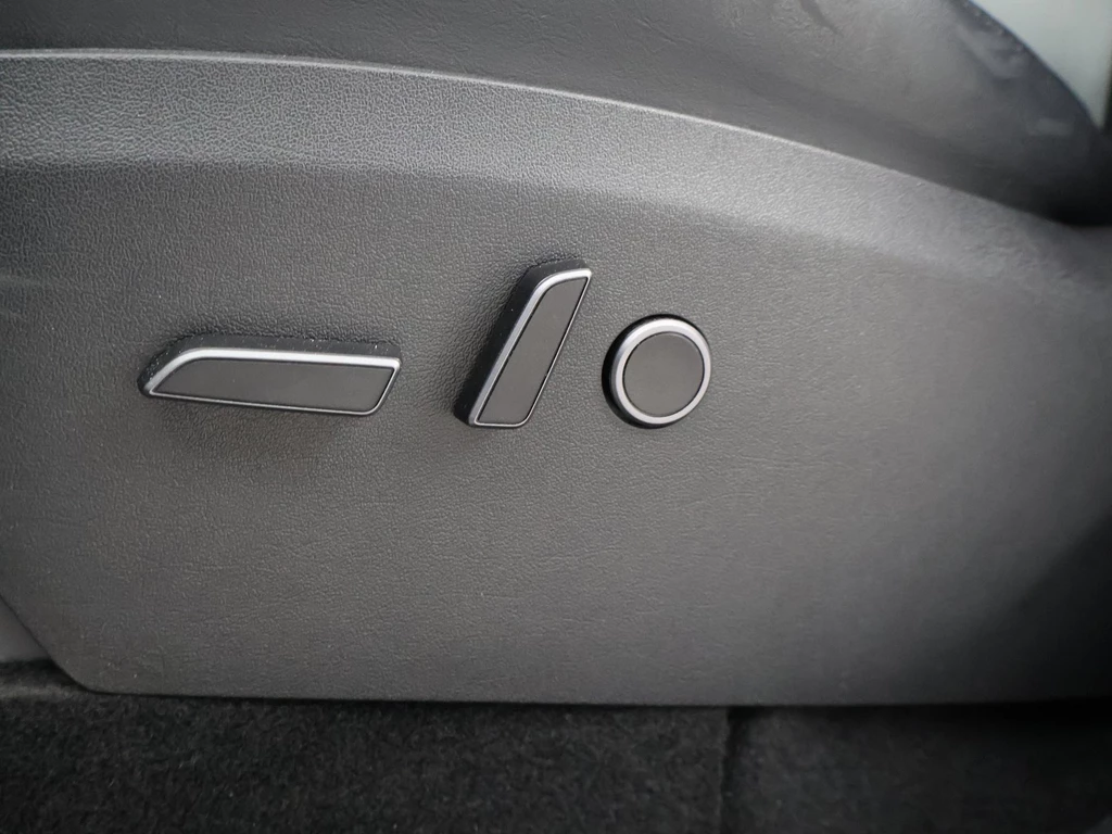 Tesla Model Y – foto 18