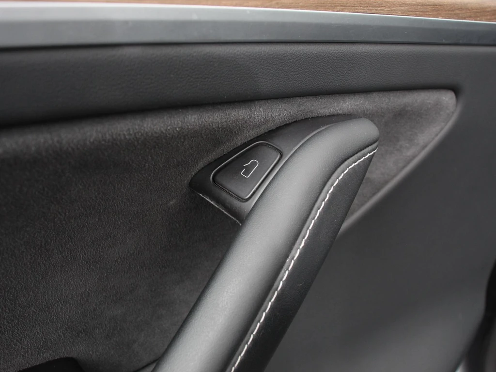 Tesla Model Y – foto 15