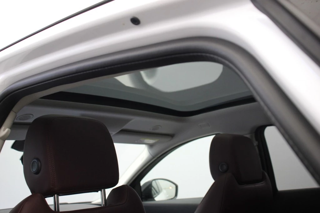 Jaguar E-PACE – foto 16