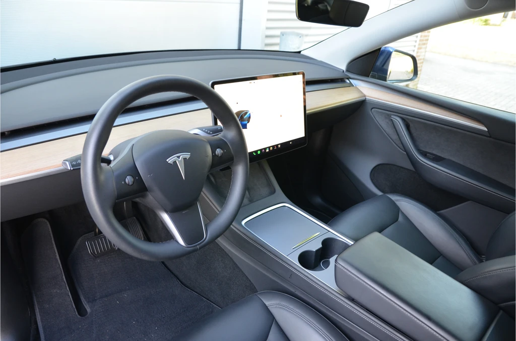 Tesla Model Y – foto 11