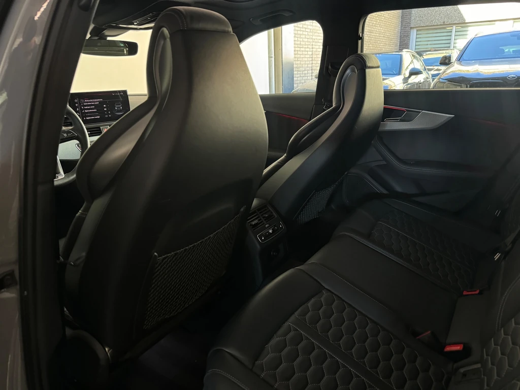 Audi RS4 – foto 32