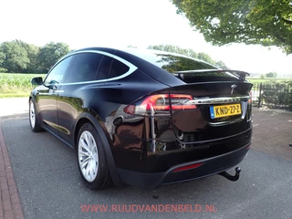 Tesla Model X – thumbnail 4