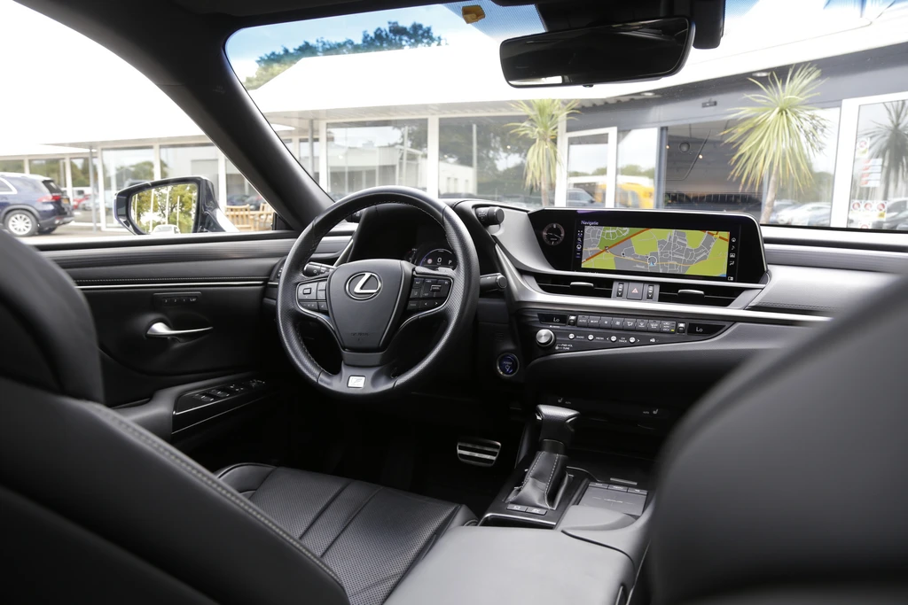 Lexus ES – foto 45