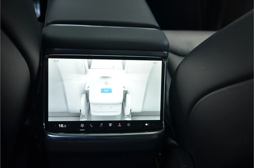 Tesla Model X – foto 15
