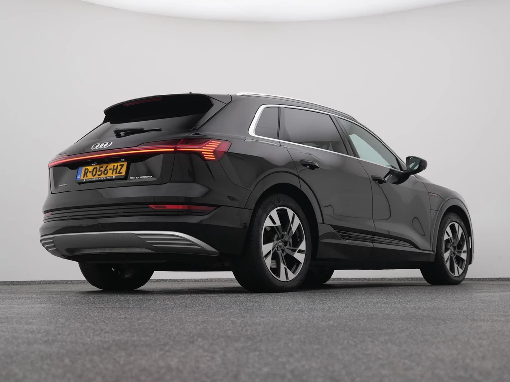 Audi e-tron – foto 12