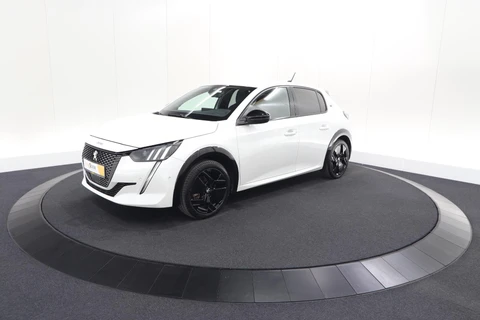 Peugeot e-208 EV GT 50 kWh | 93,7% SOH | Black Pack | Dodehoekdetectie | Camera | Apple Carplay