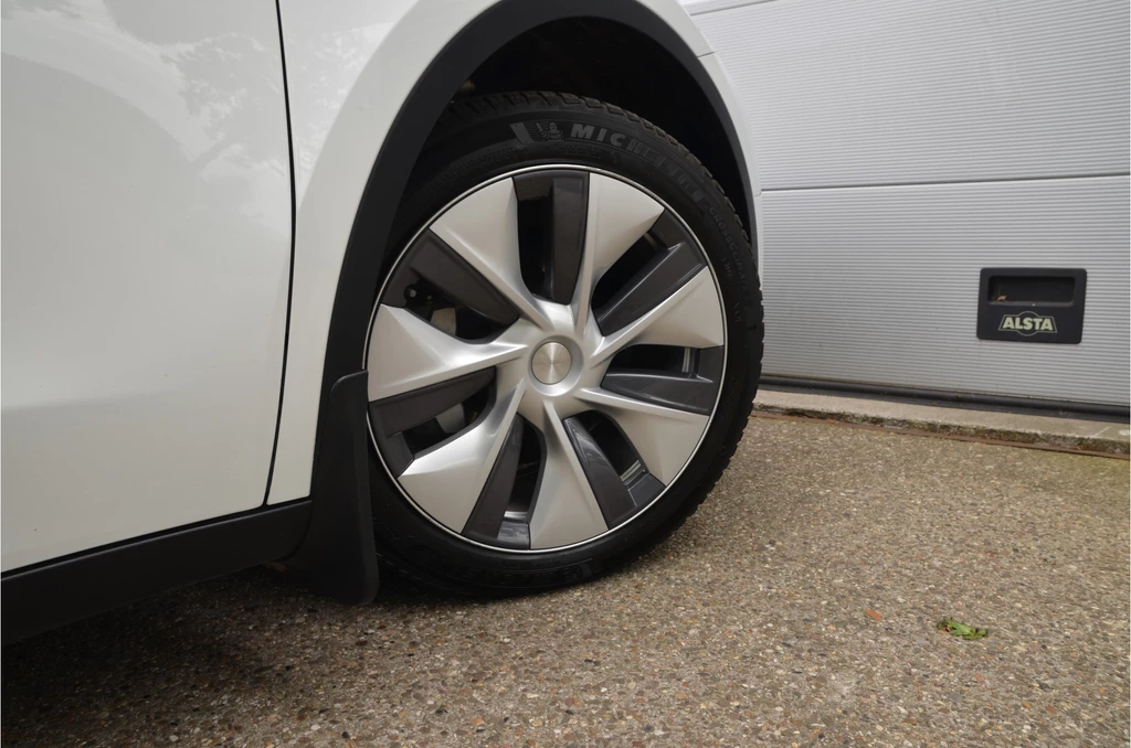 Tesla Model Y – foto 9