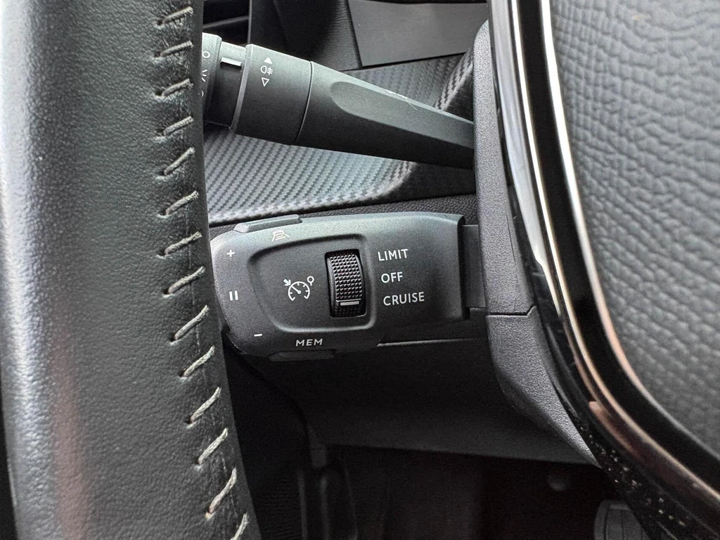 Peugeot e-208 – foto 29