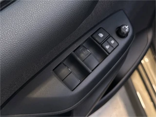 Toyota Yaris – thumbnail 27