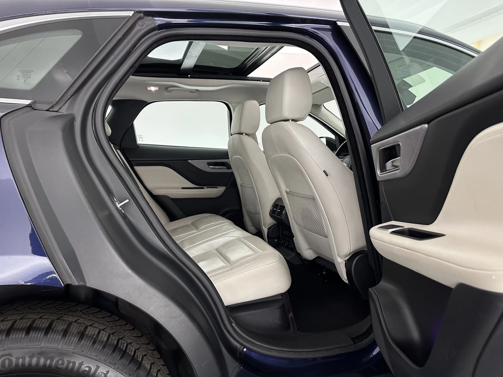 Jaguar F-PACE – foto 13