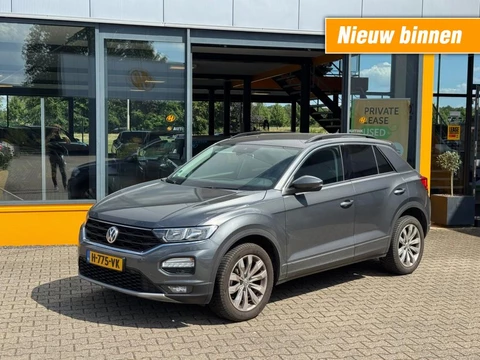 Volkswagen T-Roc 1.5 TSI 150pk DSG Sport - trekhaak - adaptive - climate control