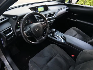 Lexus UX – thumbnail 10