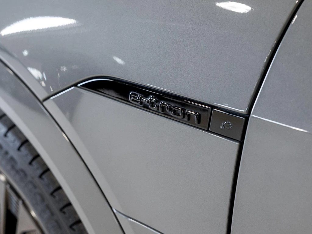 Audi Q8 Sportback e-tron – foto 18