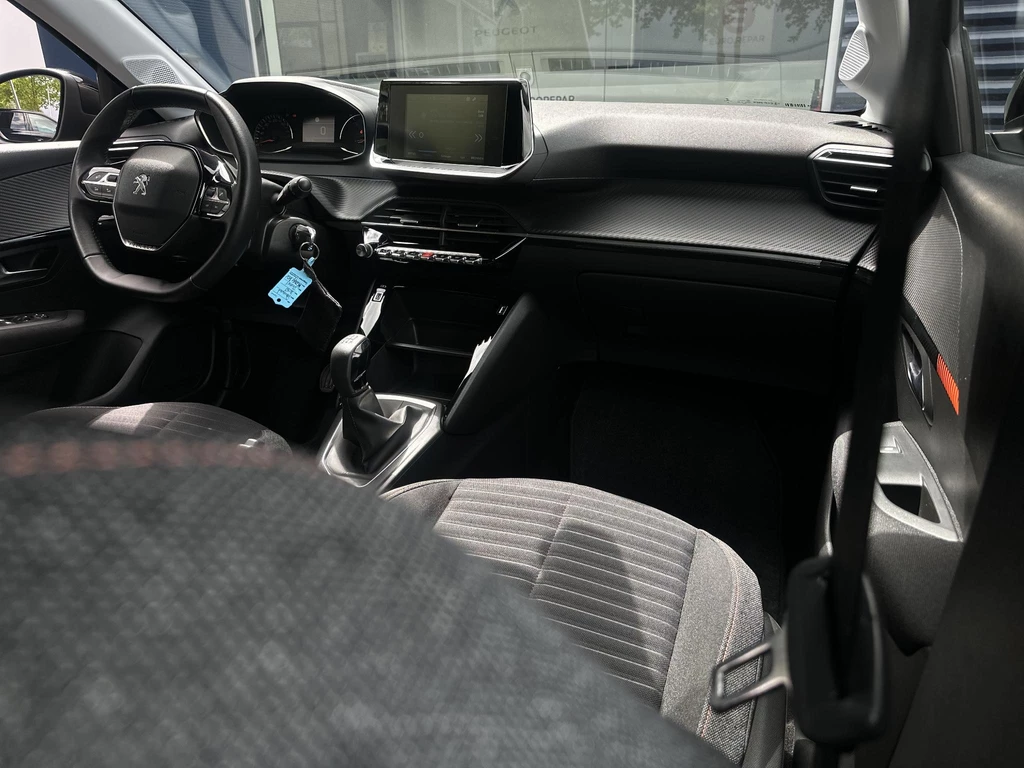 Peugeot 208 – foto 13