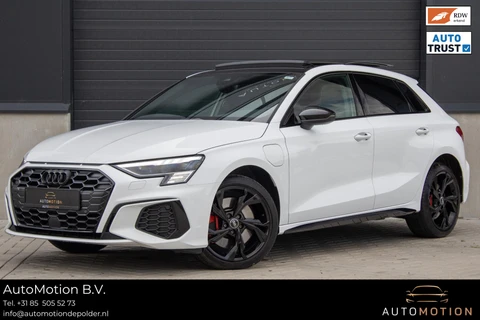 Audi A3 Sportback 45 TFSIe S line Competition PANO MAXTON MATRIX CAMERA KEYLESS
