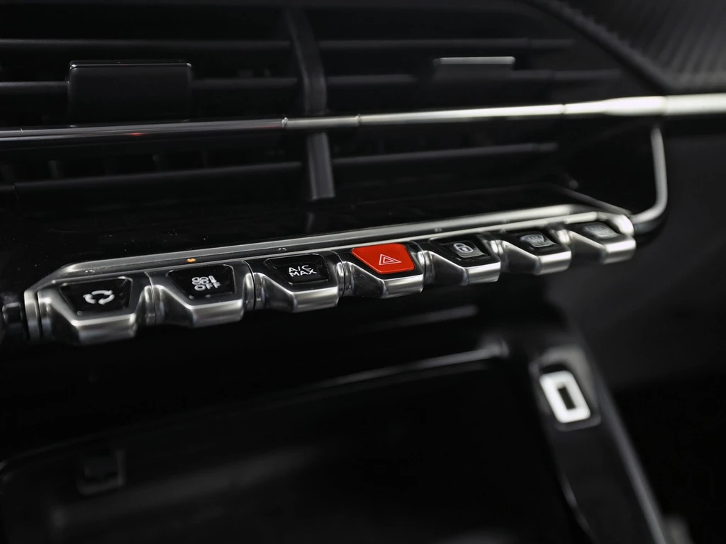 Peugeot e-2008 – foto 11