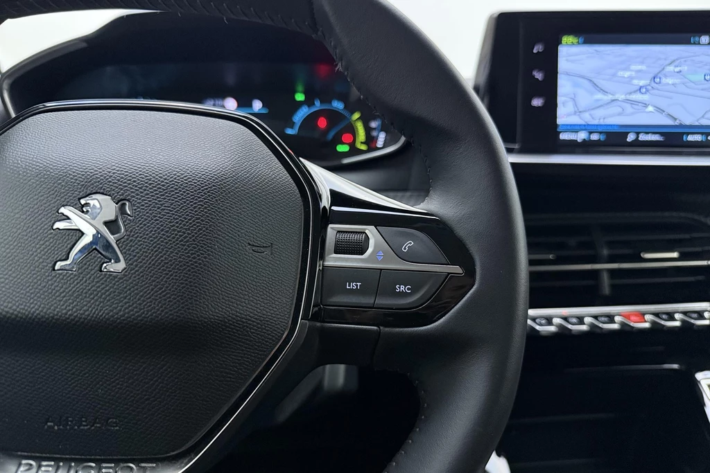 Peugeot e-208 – foto 18