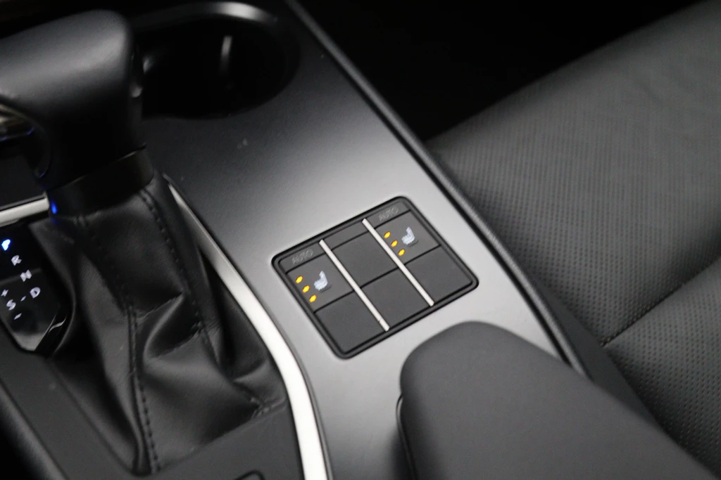Lexus UX – foto 26