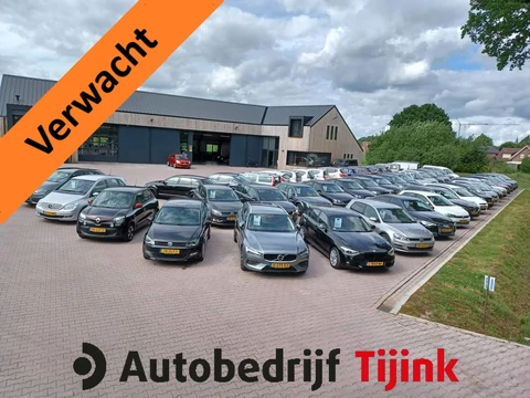 BMW 3 Serie Touring 330e M-Sport Touring Plus | LED | Pano | Trekhaak | Stoelverwarming | Shadow-Line | Park Assist | Driving Assistant | Vol |