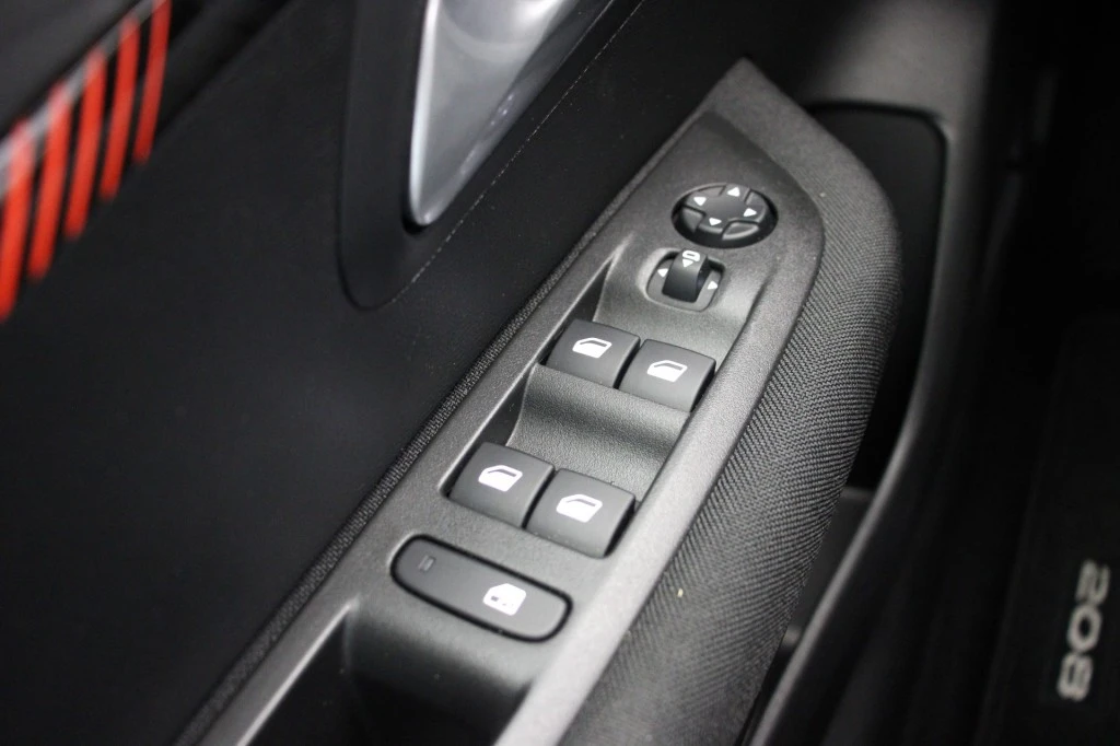 Peugeot 208 – foto 31