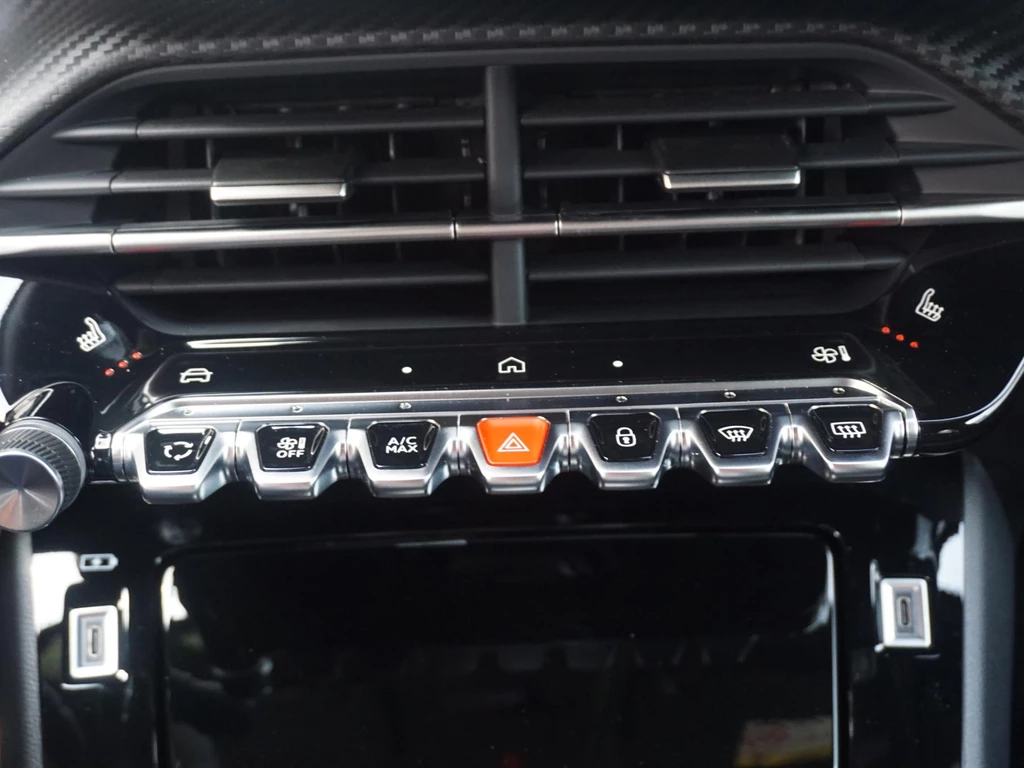Peugeot e-2008 – foto 24