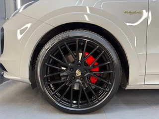 Porsche Cayenne – thumbnail 31