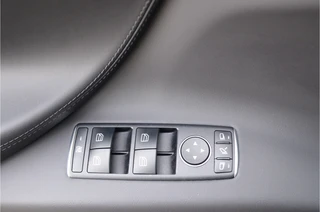 Tesla Model X – thumbnail 32