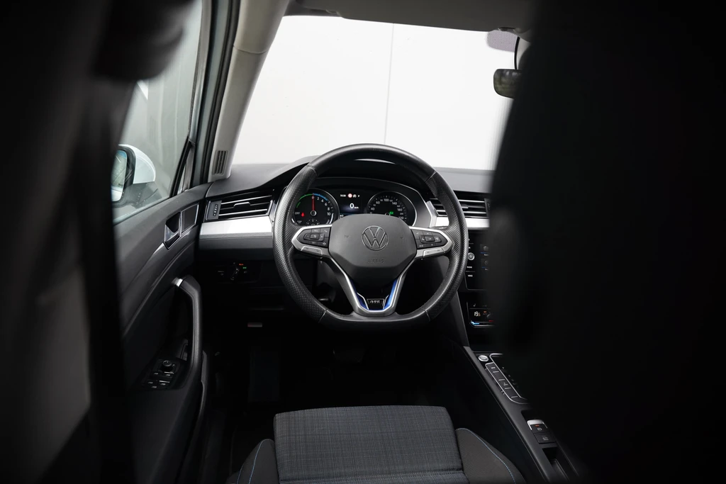 Volkswagen Passat – foto 27