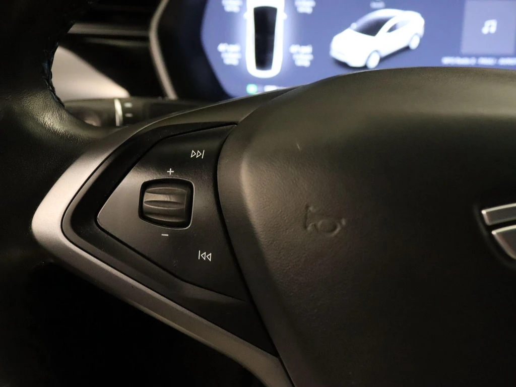 Tesla Model X – foto 21