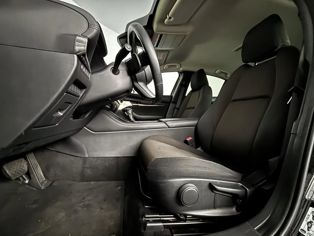Mazda 3 – foto 11