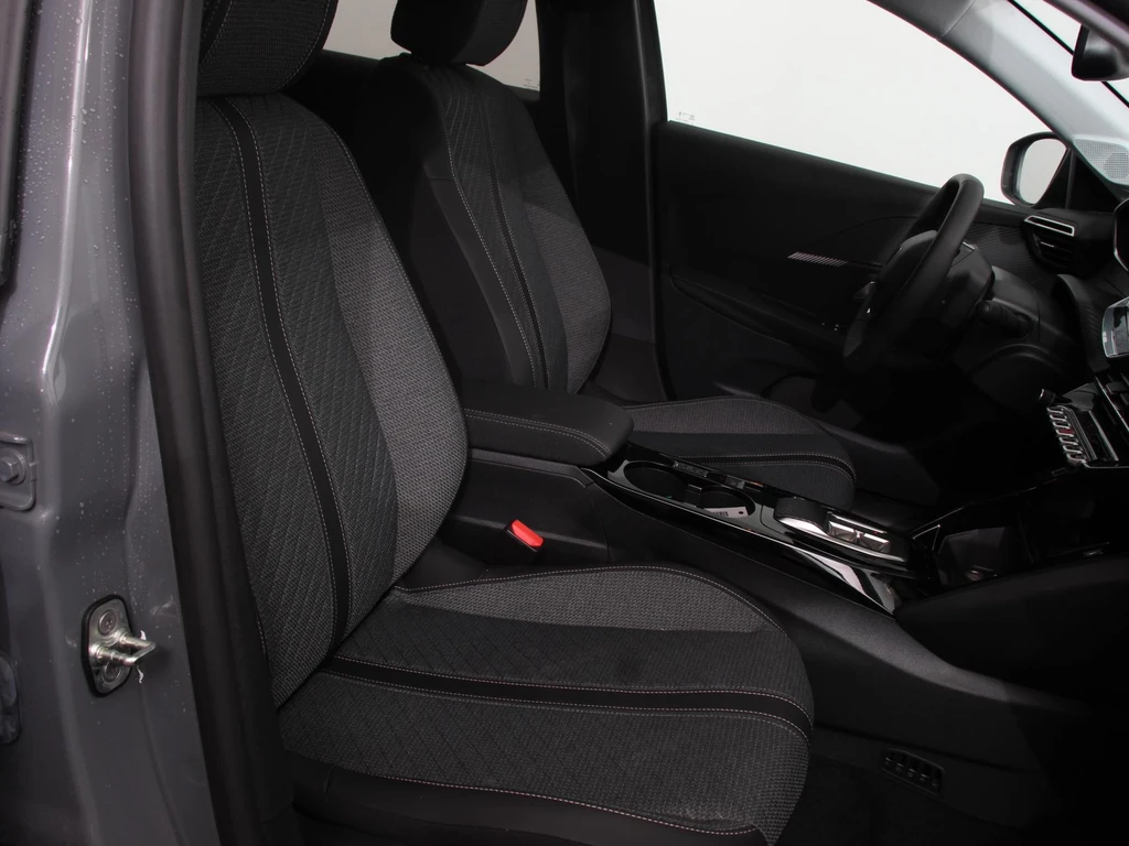 Peugeot e-208 – foto 12