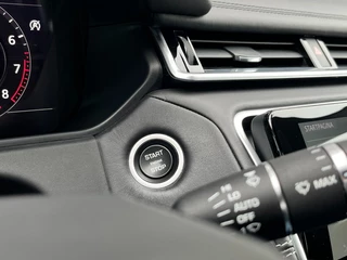 Land Rover Range Rover Velar – thumbnail 31