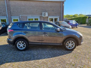Toyota RAV4 – thumbnail 6
