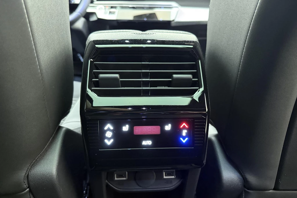 Peugeot e-5008 – foto 18
