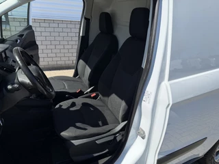 Ford Transit Courier – thumbnail 17