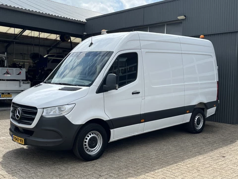 Mercedes-Benz Sprinter 314 2.2 CDI L2H2 EURO VI-D Werkplaats inrichting Airco Cruise controle Trekhaak 2800kg Kastinrichting Omvormer Apple carplay 1e Eigenaar Euro 6 Bpm vrij voor particulier gebruik!!