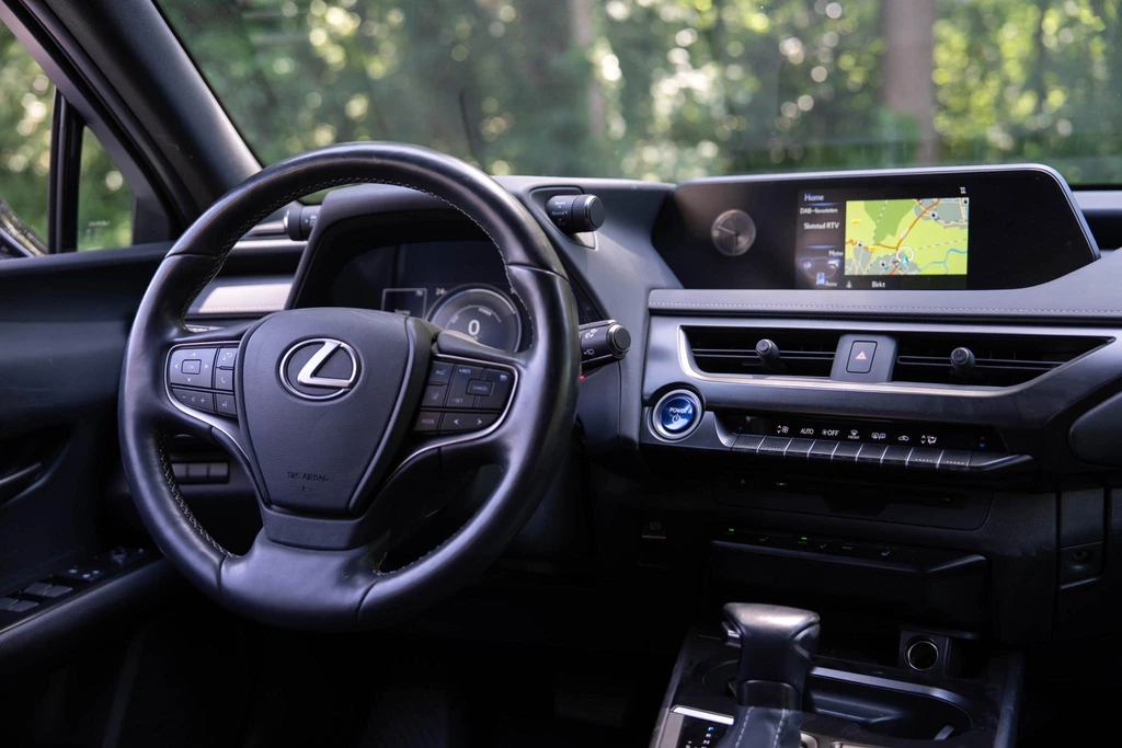 Lexus UX – foto 17