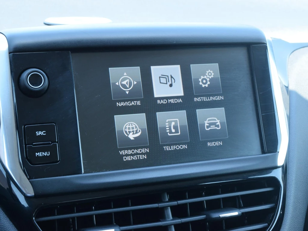 Peugeot 208 – foto 11