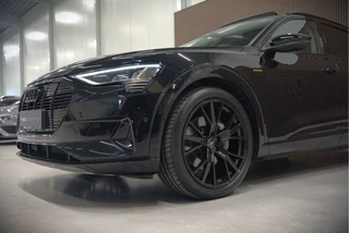 Audi e-tron – thumbnail 2