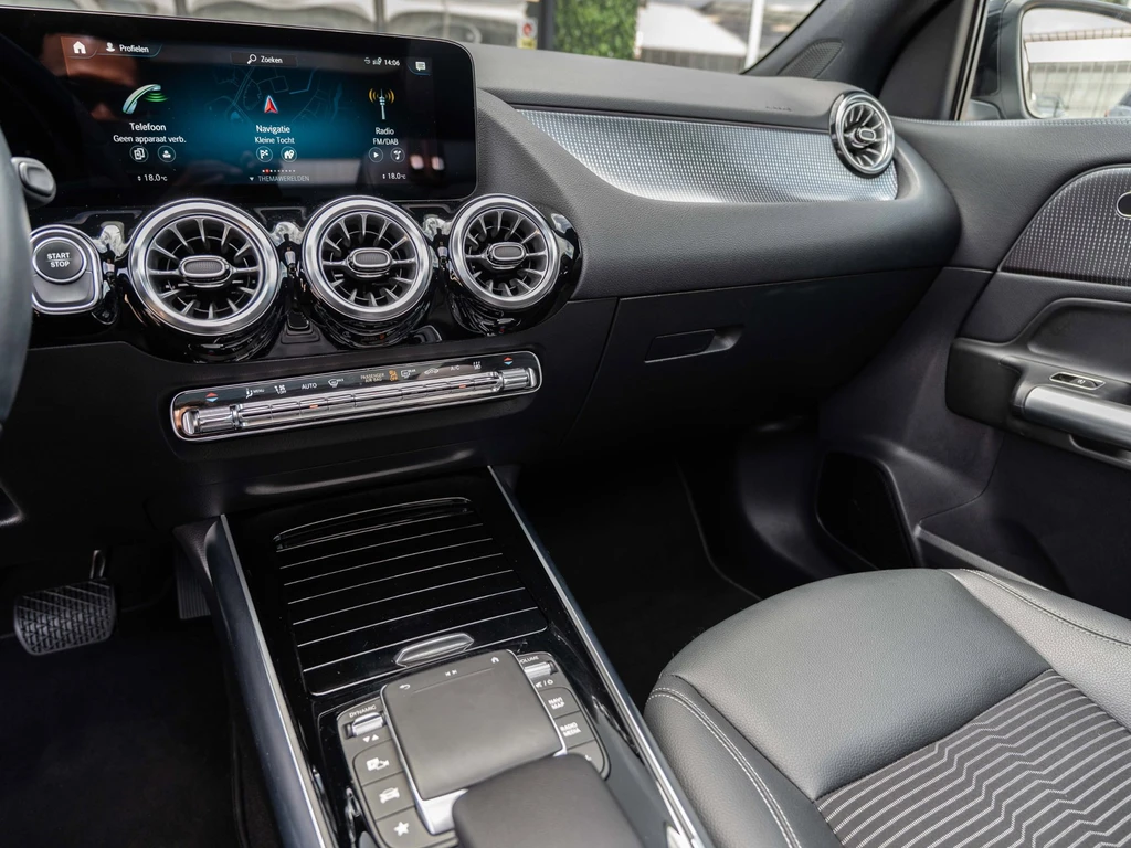 Mercedes-Benz EQA – foto 9