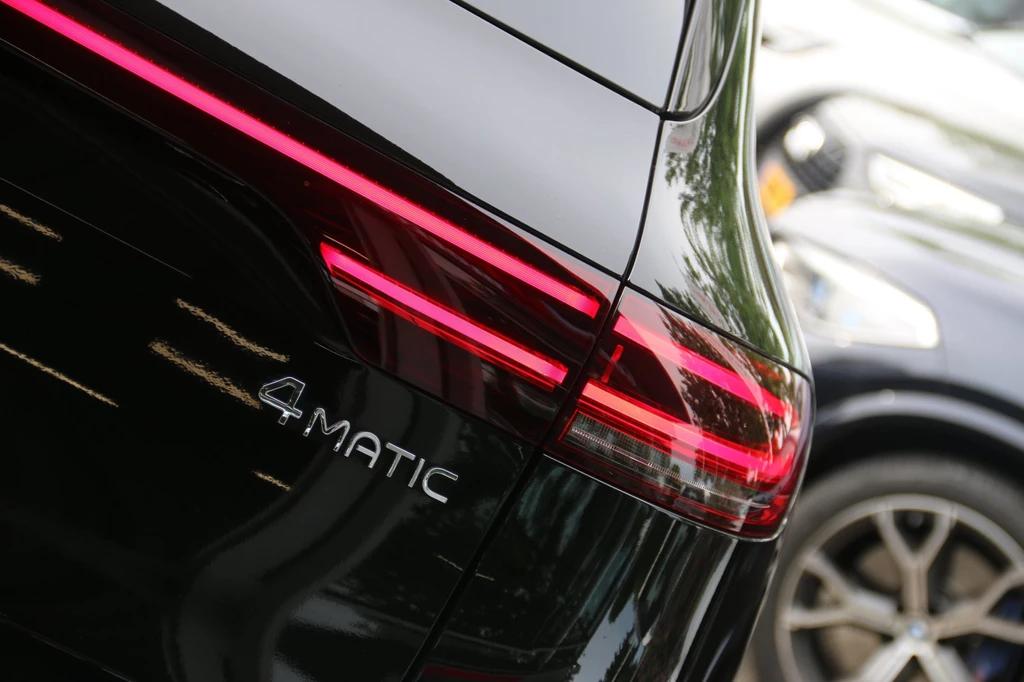 Mercedes-Benz EQC – foto 7