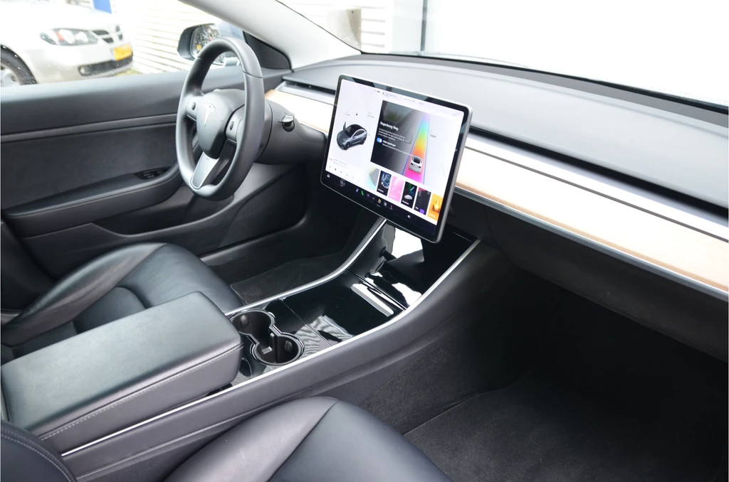 Tesla Model 3 – foto 11