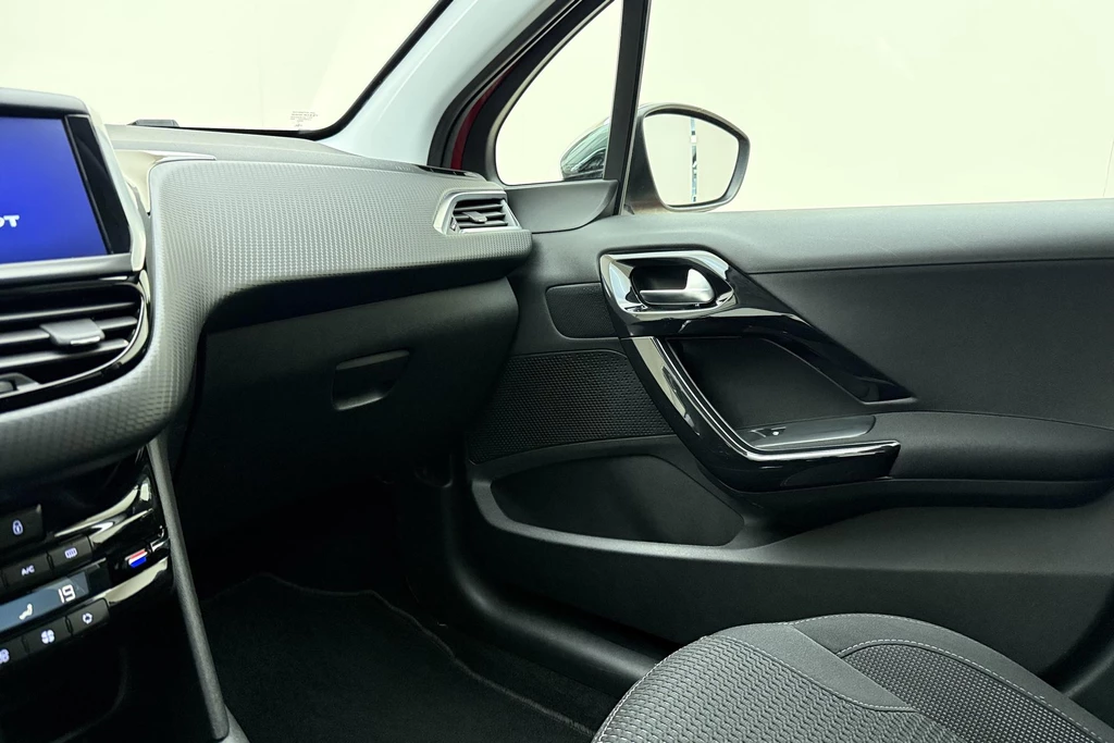 Peugeot 208 – foto 24