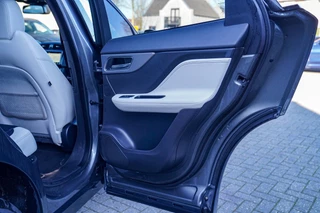 Jaguar F-PACE – thumbnail 11
