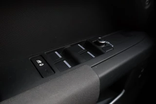 Land Rover Defender – thumbnail 9