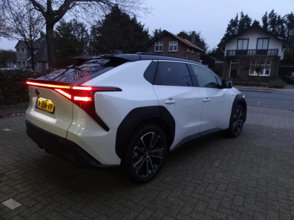 Toyota bZ4X – foto 16