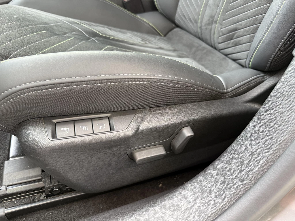 Peugeot 208 – foto 11