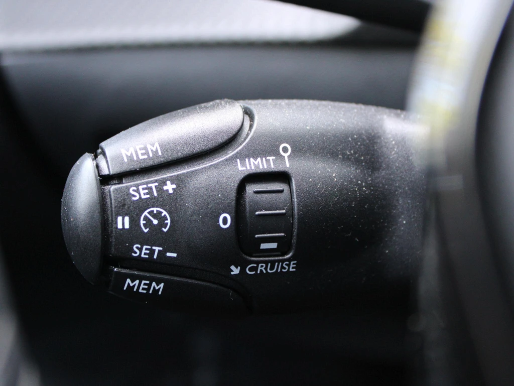 Peugeot 208 – foto 18