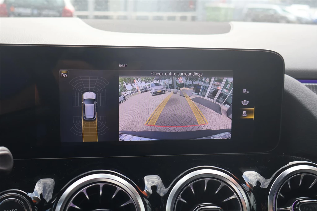 Mercedes-Benz EQA – foto 11