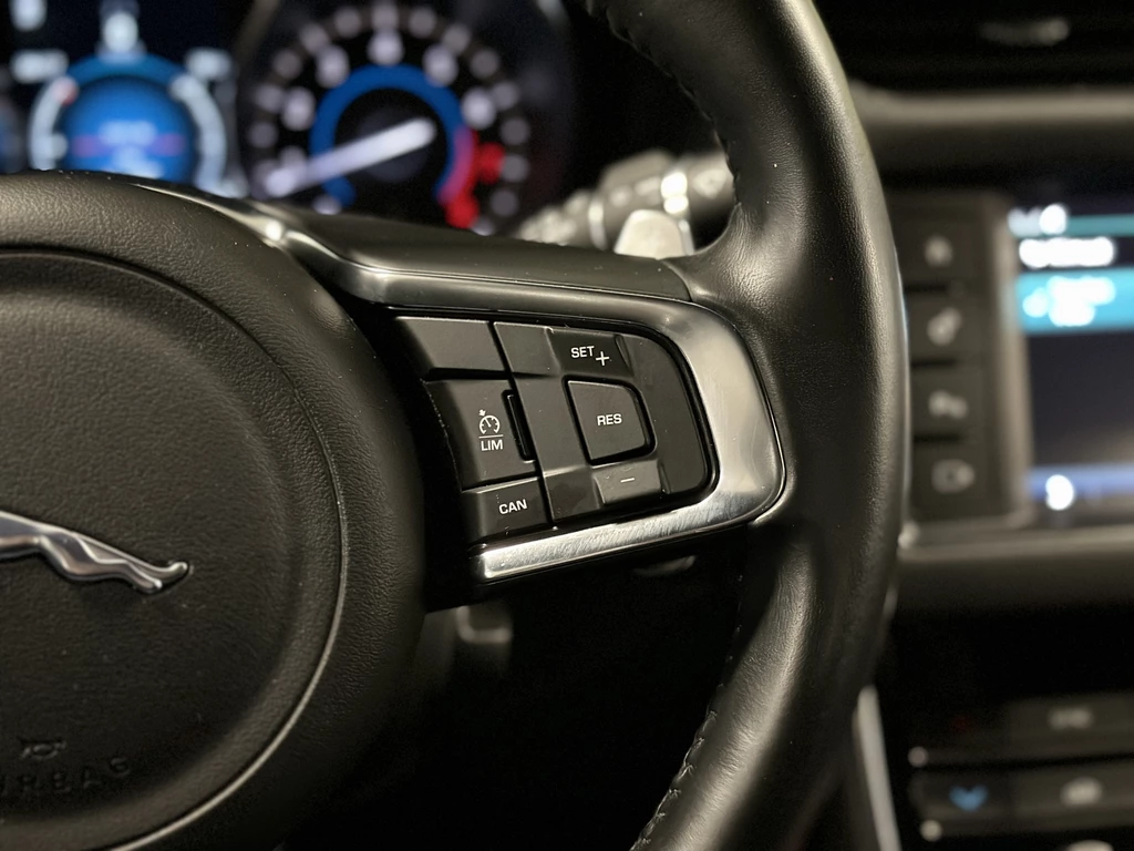 Jaguar XF – foto 18